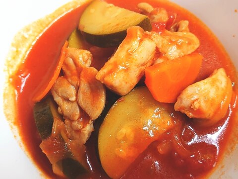 鶏肉と野菜のトマト煮込み